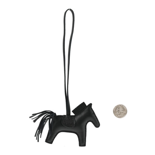 حقيبة هيرميس Milo مطفية Touch Grigri Rodeo Horse Charm PM So من جلد خروف وجلد تمساح باللون الأسود