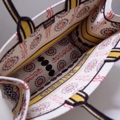 حقيبة حمل Dior Book بلون Multicolored Geometric كانفاس