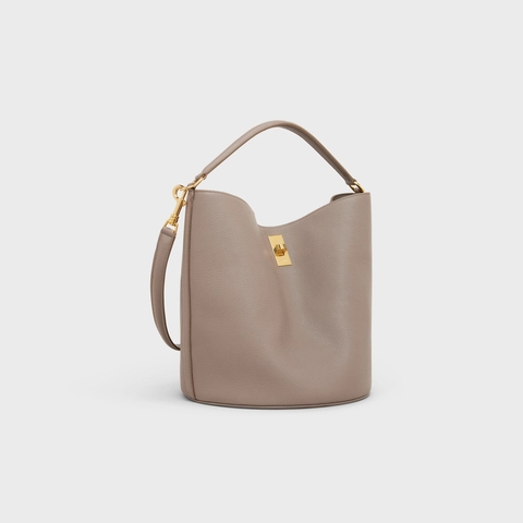 BUCKET 16 BAG IN SUPPLE GRAINED CALFSKIN PEBBLE