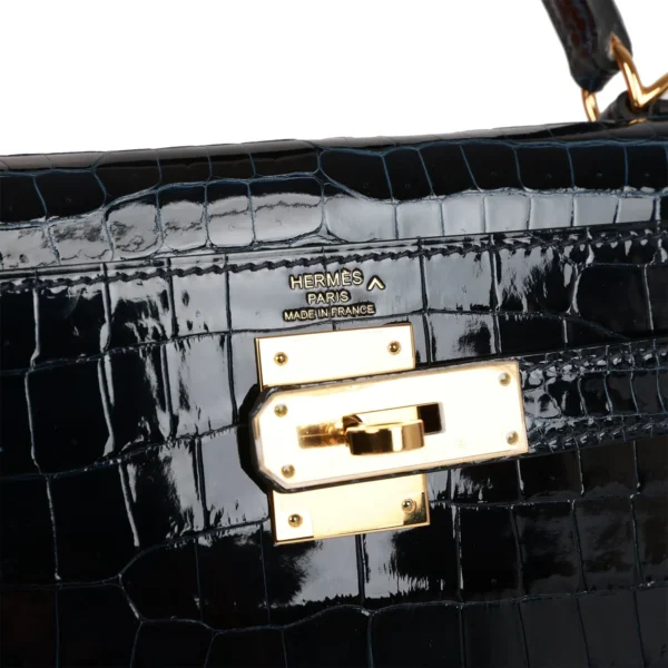 Hermès Kelly Sellier 28 Bleu Baltique Shiny Porosus Crocodile Gold Hardware