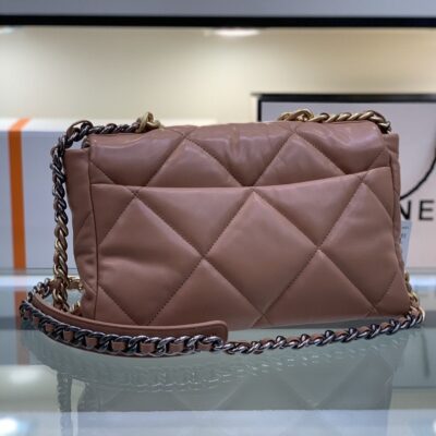 19 FLAP BAG 26 BROWN GOATSKIN