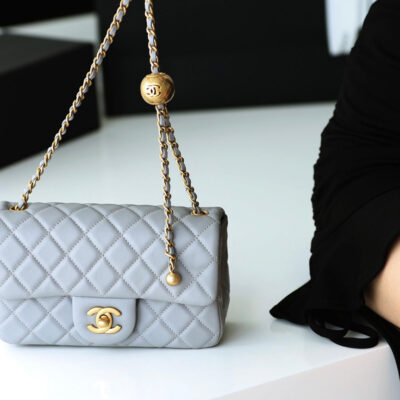 13340171291275126_6efb1312-7523-481b-b7e0-3992348e248a FLAP BAG 20CM GREY LAMBSKIN GOLD HARDWARE