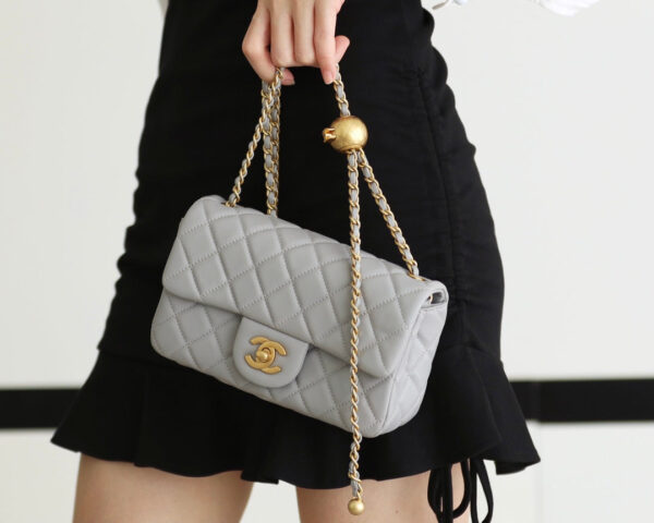 13340171311665101_b5874158-d811-4bf6-8b62-e7af420b4d2f FLAP BAG 20CM GREY LAMBSKIN GOLD HARDWARE