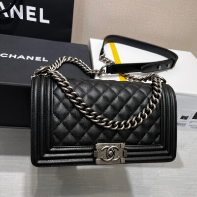 13344148814946840_d4dbb2dd-6691-45af-b46d-e6e740e36525 BOY BAG MEDIUM 25 BLACK CAVIAR RUTHENIUM HARDWARE