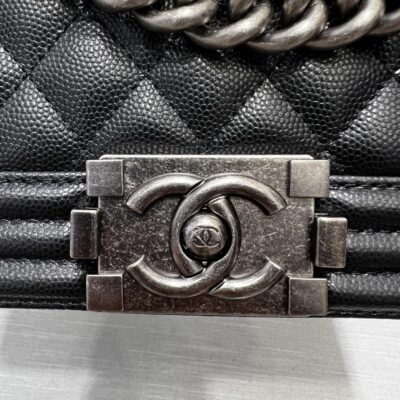 13344148837411165_485a225b-56be-490a-9c92-7434ae2d4434 BOY BAG MEDIUM 25 BLACK CAVIAR RUTHENIUM HARDWARE