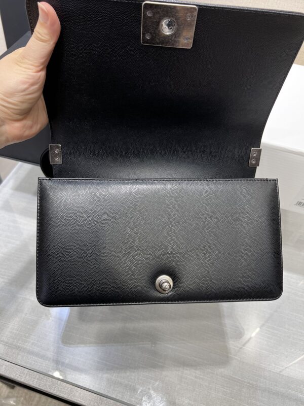 13344148843131653_47bffb8f-acff-4155-b714-0265157f2212 BOY BAG MEDIUM 25 BLACK CAVIAR RUTHENIUM HARDWARE