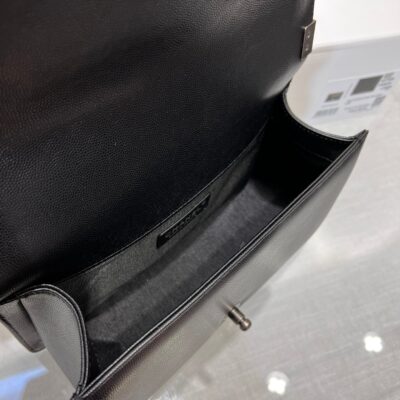 13344148844495188_5f735edc-c76e-4738-9f81-f38d10c8016b BOY BAG MEDIUM 25 BLACK CAVIAR RUTHENIUM HARDWARE