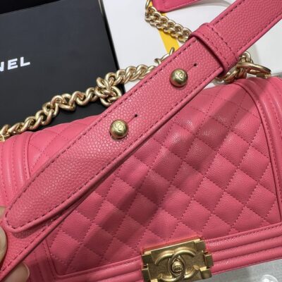 BOY BAG MEDIUM 25 RED CAVIAR GOLD HARDWARE
