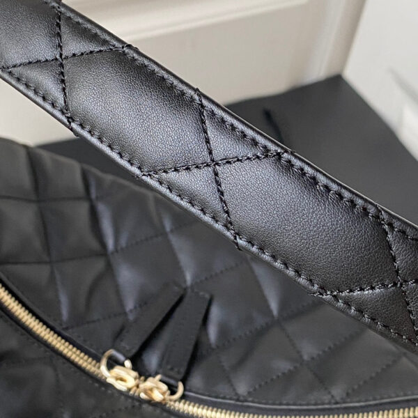 CC LARGE HOBO 37CM BLACK LAMBSKIN GOLD HARDWARE
