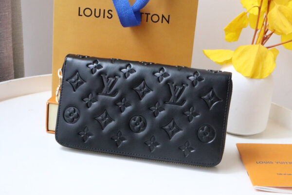 13349352747247150_e72d1deb-9e5d-4d72-9701-eded822bb07e ZIPPY WALLET 19 BLACK EMBOSSED LAMBSKIN