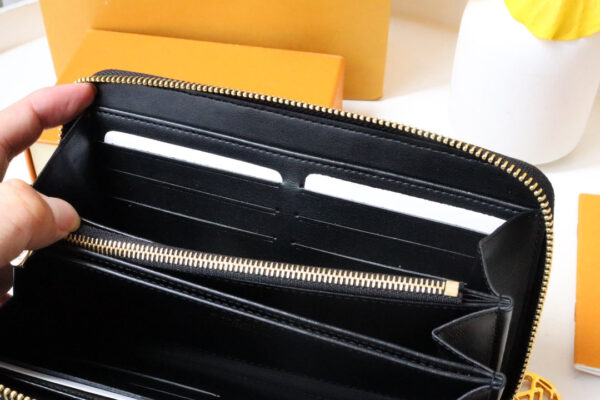 13349352754721187_de6d1f7e-3ebc-4292-bc16-cd798fbd9b50 ZIPPY WALLET 19 BLACK EMBOSSED LAMBSKIN