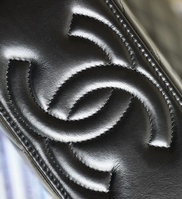 13350828592891311_4f9ecf75-615b-40b0-b680-3b73bf8ea826 CC VANITY CASE 17 BLACK LAMBSKIN SILVER HARDWARE