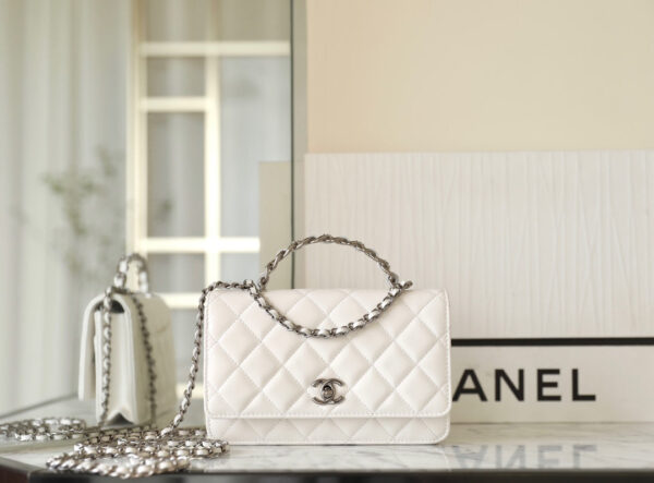 CC WOC 19 WHITE LAMBSKIN SILVER HARDWARE