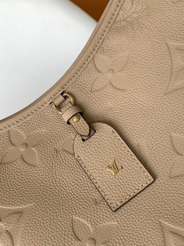 13351064351992883_90970e62-cbd6-4529-b509-236e5435be9e CARRYALL MM 39 BEIGE MONOGRAM GRAINED COWHIDE LEATHER