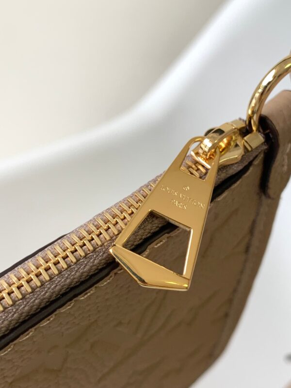 13351064353716515_74980173-7a10-4cb8-ab96-751ccd706912 CARRYALL MM 39 BEIGE MONOGRAM GRAINED COWHIDE LEATHER