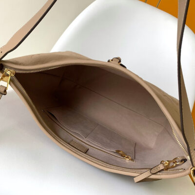 13351064356305190_ba9e5a6c-288b-49cc-8c6e-2f8cbf725350 CARRYALL MM 39 BEIGE MONOGRAM GRAINED COWHIDE LEATHER
