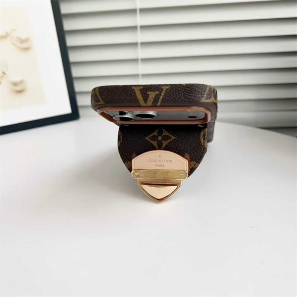 1578F80A80FDDACF13444FCF621B1440-1 LV Luxury Phone Case with Strap For iPhone 13-18 Pro & Pro Max