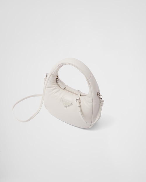 حقيبة صغيرة Prada Soft مبطنة جلد نابا أبيض