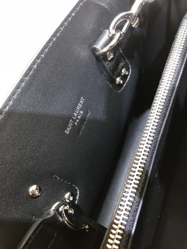 SAC DE 26 HANDBAG BLACK CALFSKIN
