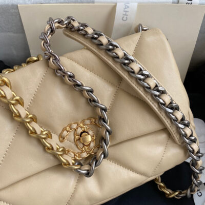 20200810_i1596997947_3595_3_jpg CC MEDIUM 26 FLAP BAG IN BEIGE CREAM LAMBSKIN