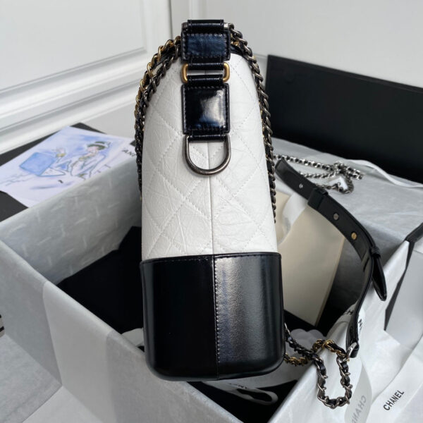 CC GABRIELLE MEDIUM 28 HOBO BAG IN BLACK MIX WHITE CALFSKIN