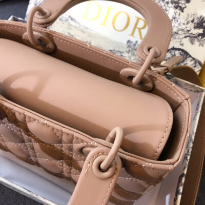 MEDIUM LADY 20 BAG IN CAMEL BROWN CALFSKIN