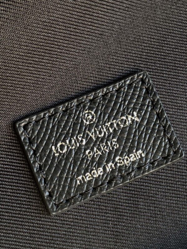DISCOVERY BACKPACK 40 IN BLACK MONOGRAM CANVAS