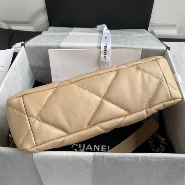 20201210_i1607540861_1887_5_jpg CC LARGE 30 FLAP BAG IN BEIGE CREAM LAMBSKIN