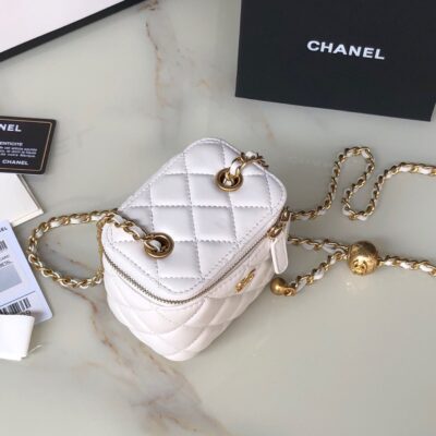 CC MINI 11 VANITY CHAIN IN WHITE CALFSKIN GOLD HARDWARE