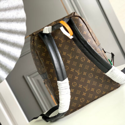 DISCOVERY BACKPACK 40 IN BROWN MONOGRAM CANVAS RUBBER LOGO
