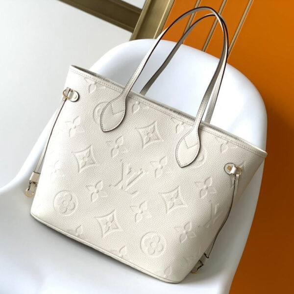 20210718_i1626582423_1708_0_jpg_bb5eec41-d145-446e-bc90-baf9c84a2154 NEVERFULL MM 32 WHITE MONOGRAM EMPREINTE LEATHER