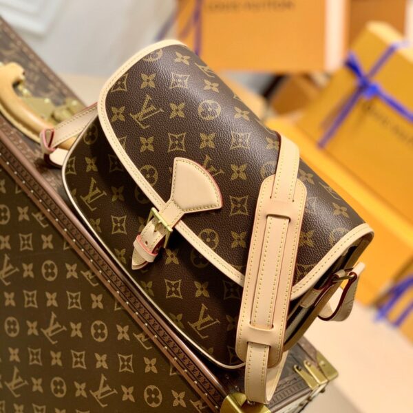 20210908_i1631096848_4971_0_jpg DIANE 27 IN BROWN MONOGRAM COATED CANVAS AND CALFSKIN