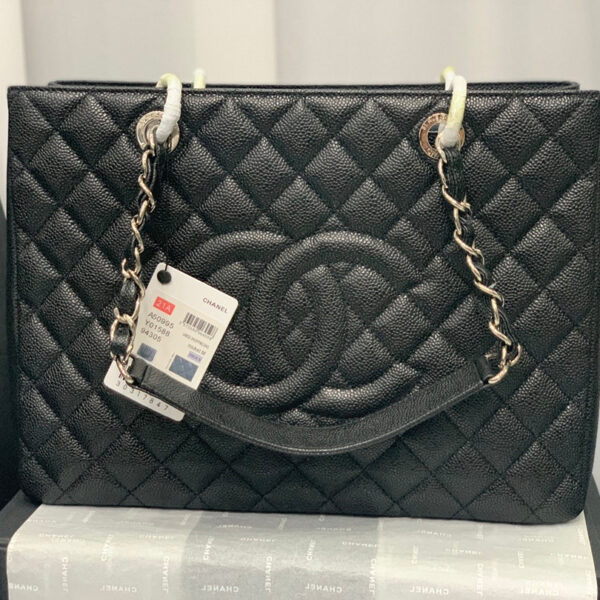 20211025_i1635175300_4104_1_jpg_20caa63e-68ca-4581-8dd7-07cbeb694e4a CHANEL 25S MEDALLION TOTE 33 CM IN BLACK CAVIAR WITH SILVER HARDWARE