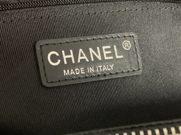 CHANEL 25S MEDALLION TOTE 33 CM IN BLACK CAVIAR WITH SILVER HARDWARE