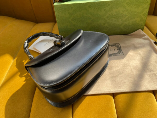 20211208_i1638945562_6285_3_jpg BAMBOO TOP HANDLE BAG 21 IN BLACK CALFSKIN