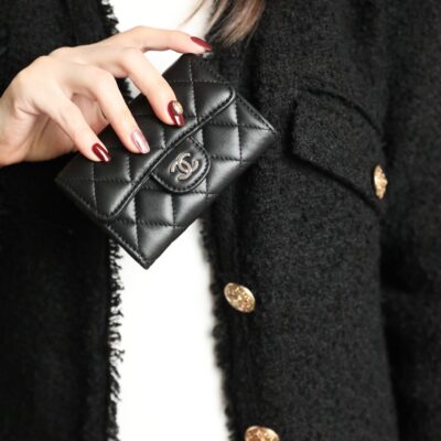 CC FLAP CARD HOLDER 11.3 BLACK CALFSKIN SILVER ICON