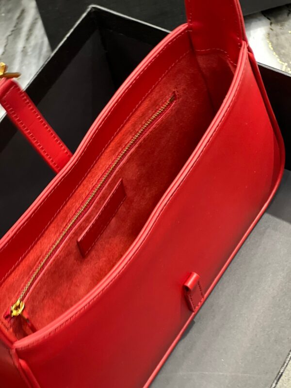 20220401_i1648808504_5930_5_jpg_a7d40b63-56da-4dd4-84b4-1687e671abe1 LE 5 A 7 23 RED LAMBSKIN GOLD HARDWARE