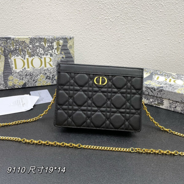 CARO POUCH 19 BAG IN BLACK CALFSKIN