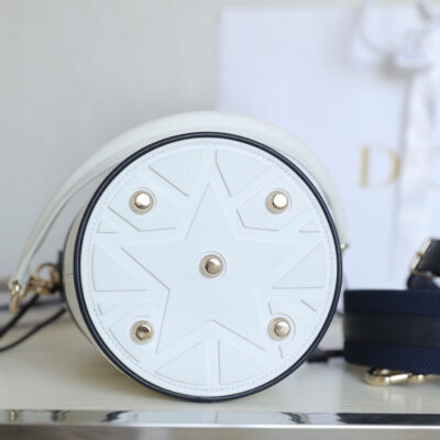 20220408_i1649407006_968_4 VIBE 18 BUCKET BAG IN WHITE CALFSKIN
