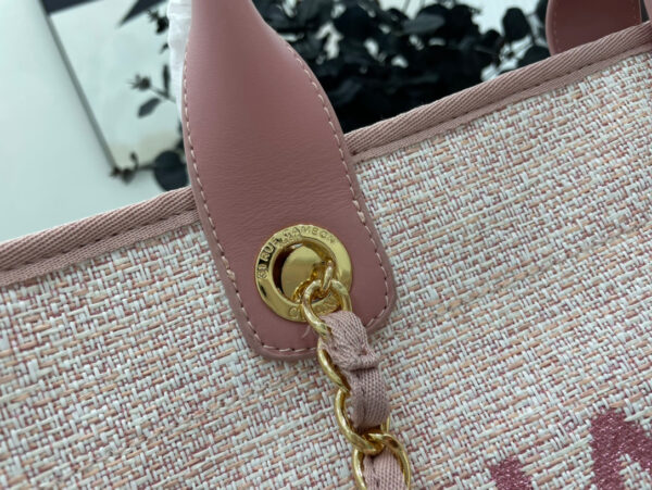 20220623_i1655999877_7291_2_jpg CC DEAUVILLE LARGE 38 TOTE BAG IN LIGHT PINK CANVAS GOLD HARDWARE