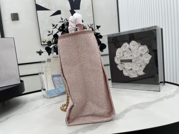 20220623_i1655999877_7872_5_jpg CC DEAUVILLE LARGE 38 TOTE BAG IN LIGHT PINK CANVAS GOLD HARDWARE