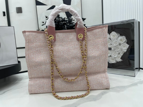20220623_i1655999877_8436_4_jpg CC DEAUVILLE LARGE 38 TOTE BAG IN LIGHT PINK CANVAS GOLD HARDWARE