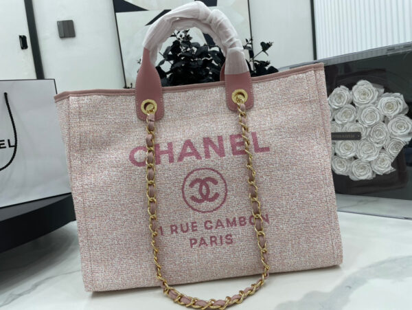 20220623_i1655999877_9103_1_jpg CC DEAUVILLE LARGE 38 TOTE BAG IN LIGHT PINK CANVAS GOLD HARDWARE