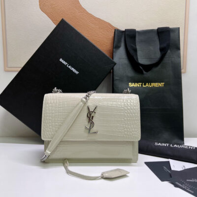 20220728_i1658984365_1703_0_jpg SUNSET MEDIUM 22 IN WHITE CROCODILE PATTERN CALFSKIN SILVER HARDWARE