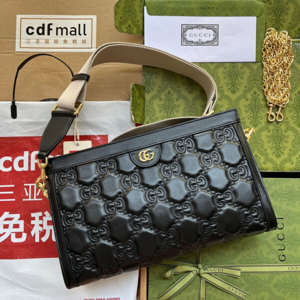20220913_i1663048149_677_0_jpg MATELASSÉ SHOULDER BAG 32 IN BLACK EMBOSSED CALFSKIN GOLD HARDWARE