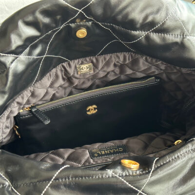 CC MEDIUM 37 HANDBAG IN BLACK SHINY CALFSKIN GOLD HARDWARE
