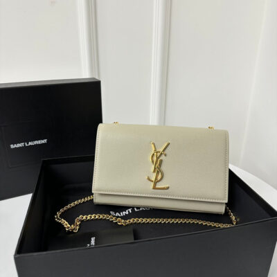 20221117_i1668657251_230_0_jpg KATE 20 SMALL IN CALFSKIN WHITE WITH GOLD LOGO