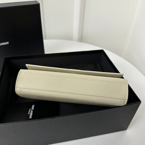 20221117_i1668657251_3603_4_jpg KATE 20 SMALL IN CALFSKIN WHITE WITH GOLD LOGO