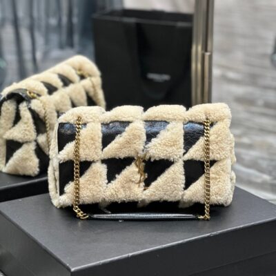 20221123_i1669198982_1699_0_jpg JAMIE BAG 25 IN BLACK CALFSKIN MIX BEIGE SHEARLING GOLD HARDWARE