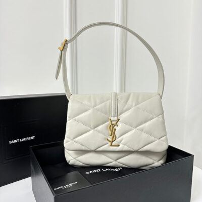 20221205_i1670228260_9330_0_jpg_3bbbf18f-a67d-47a0-a4e7-f0c56e5f58bd LE 5 À 7 HANDBAG 24 IN WHITE LAMBSKIN
